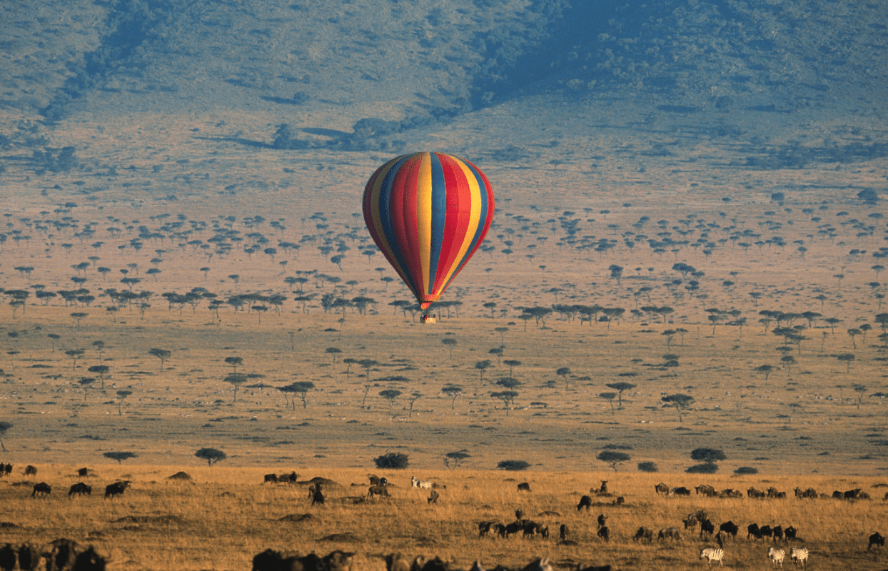 Gallery Slider - View of Tourist Balloon above Desert Wildlife Sustainable Safaris Africa - Destinations - Kenya - View of Tourist Balloon above Desert Wildlife